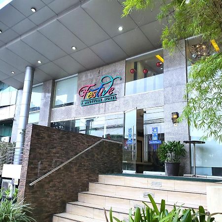 Festive Hotel Makati Paco Exterior foto